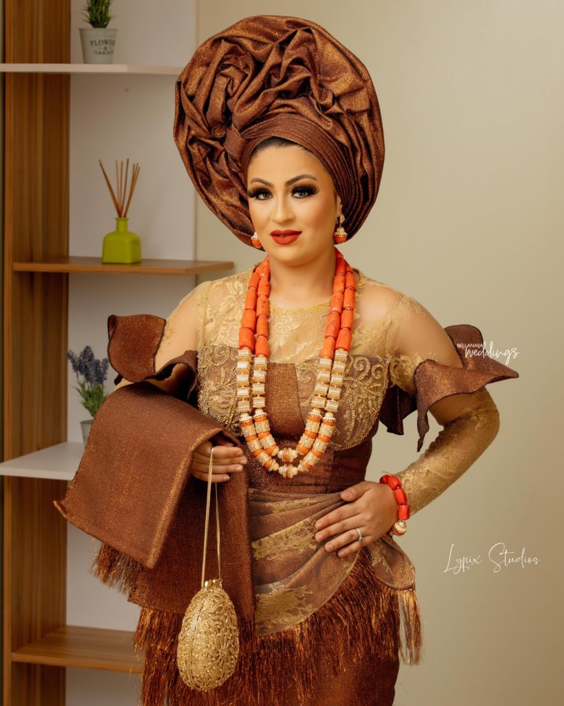 Rock This Lustrous Asooke For Your Trad & Slay For The Culture!