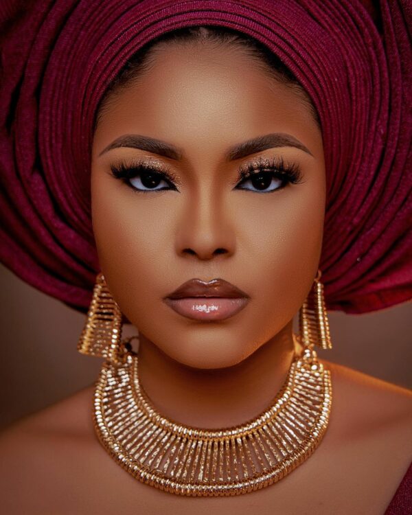 Exude Elegance & Style On Your Trad With This Beauty Look!
