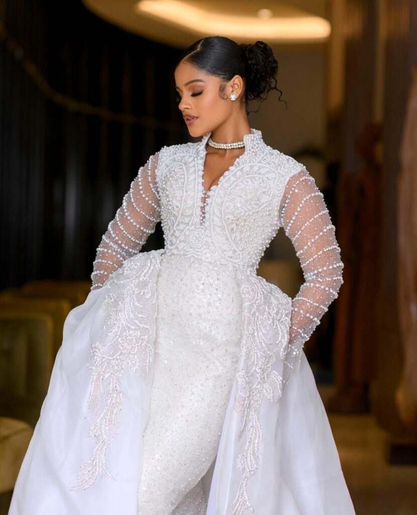 You will Absolutely Love This Elegant 2-in-1 Wedding Dress